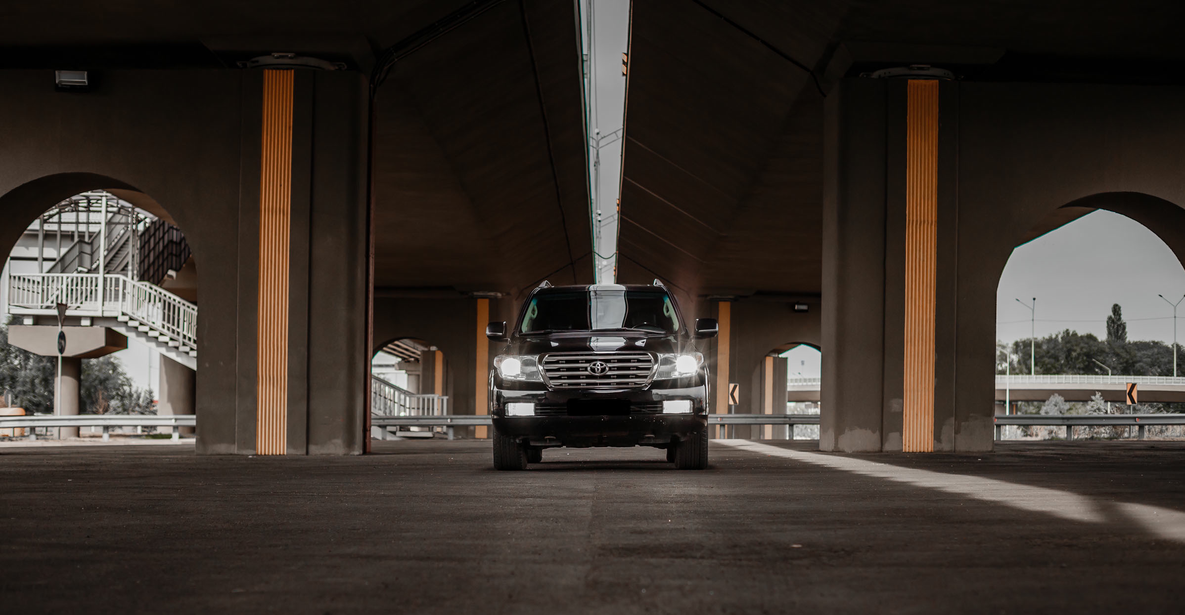 Toyota Land Cruiser 200 6